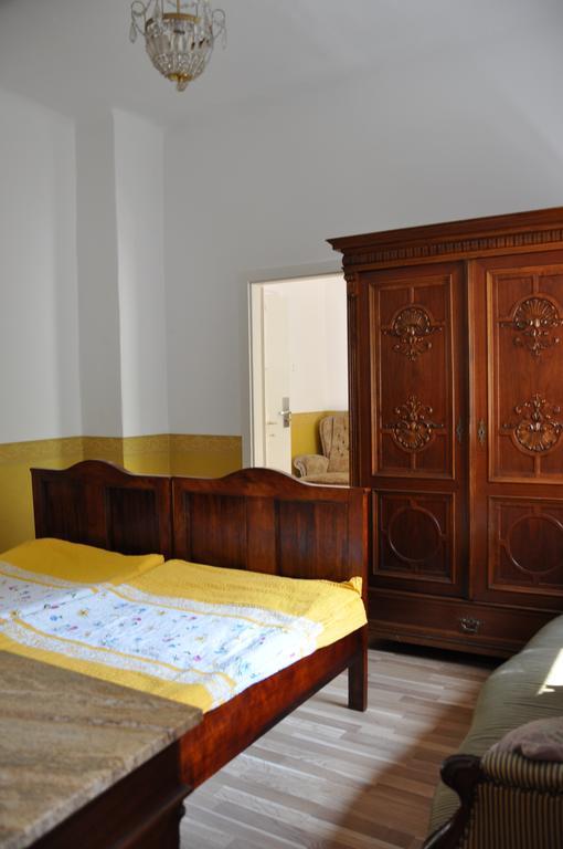 Gloriett Panzio Bed & Breakfast Fertőboz Oda fotoğraf