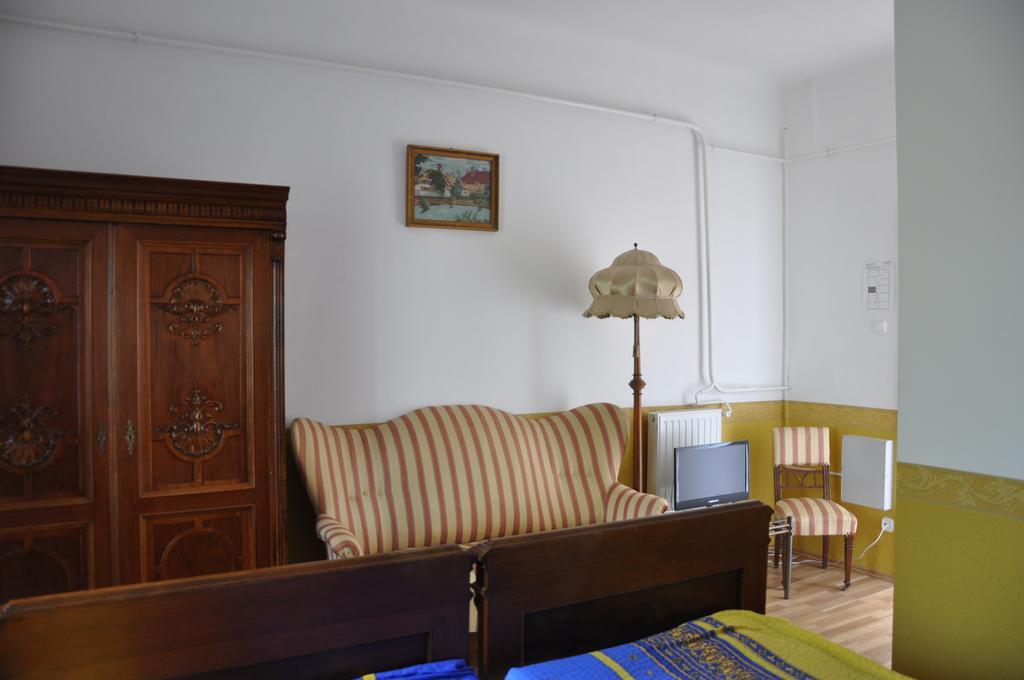 Gloriett Panzio Bed & Breakfast Fertőboz Oda fotoğraf